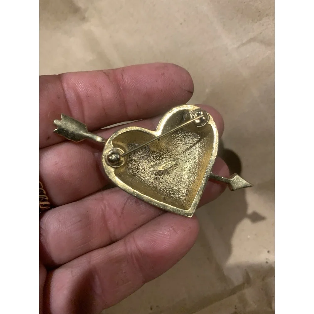 Avon vintage brooch